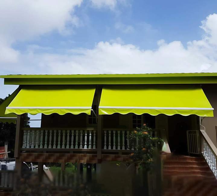 Conception et pose de stores sur mesure pour votre terrasse