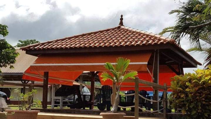 Store extérieures Martinique