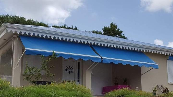 Store bras droit ou bannette Martinique