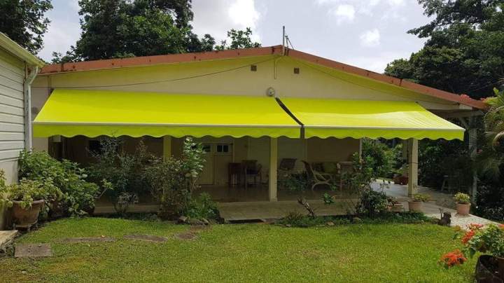 Store bras droit Martinique